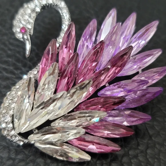 Swan Brooch, Lavender, Fuschia, & Clear Rhinestones- NWOT - Picture 4 of 6